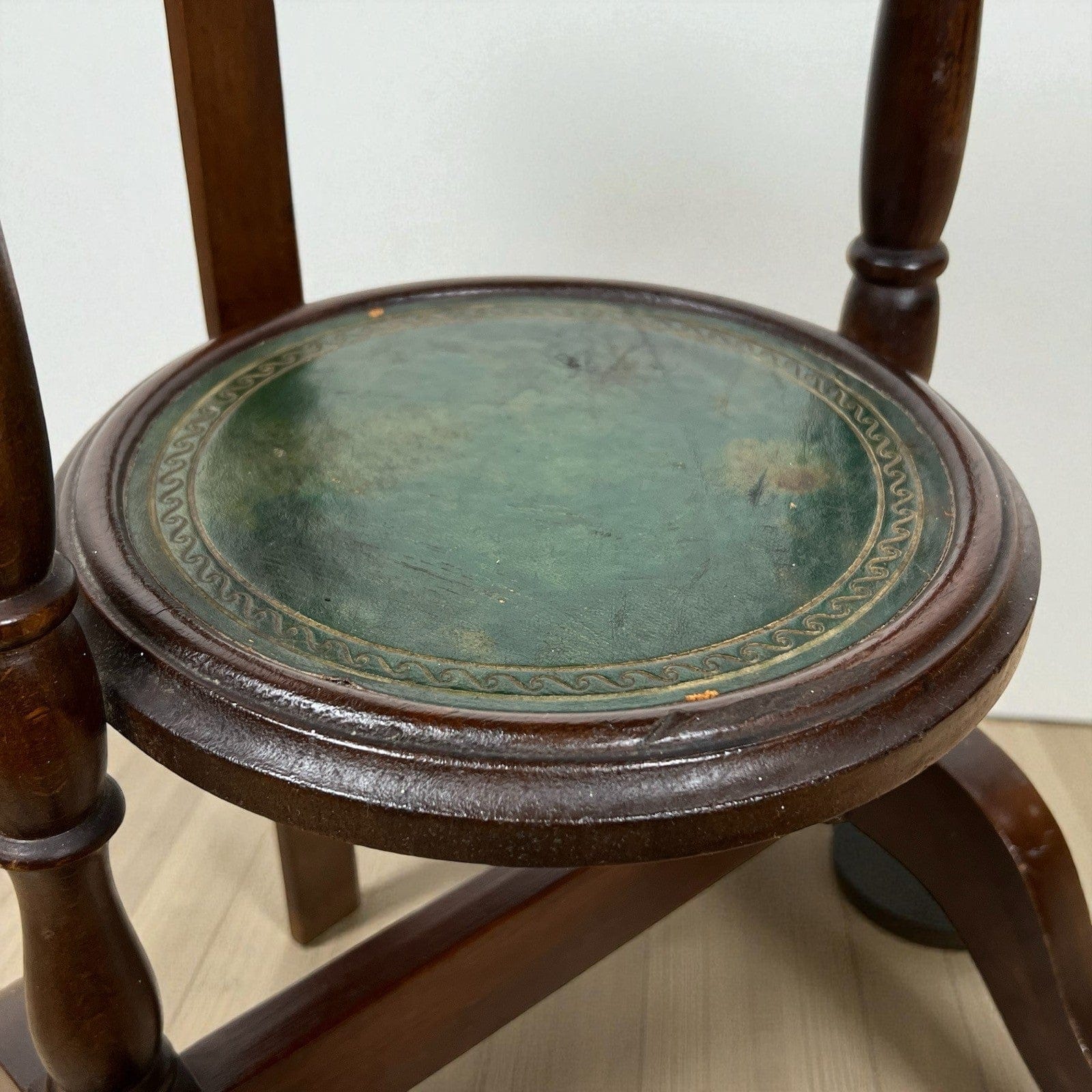 Tavolino antico a piu ripiani in legno etagere pieghevole porta dolci cake stand Categoria  Tavoli - tavolinetti