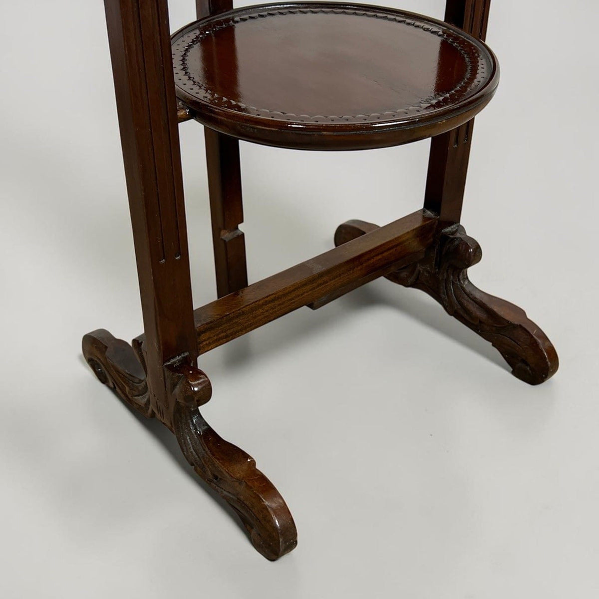 Tavolino antico a più ripiani in legno etagere pieghevole porta dolci cake stand Categoria  Tavoli - tavolinetti
