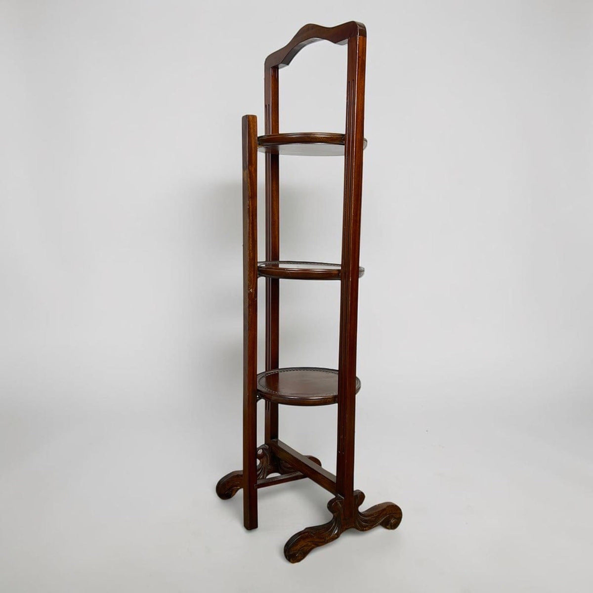 Tavolino antico a più ripiani in legno etagere pieghevole porta dolci cake stand Categoria  Tavoli - tavolinetti