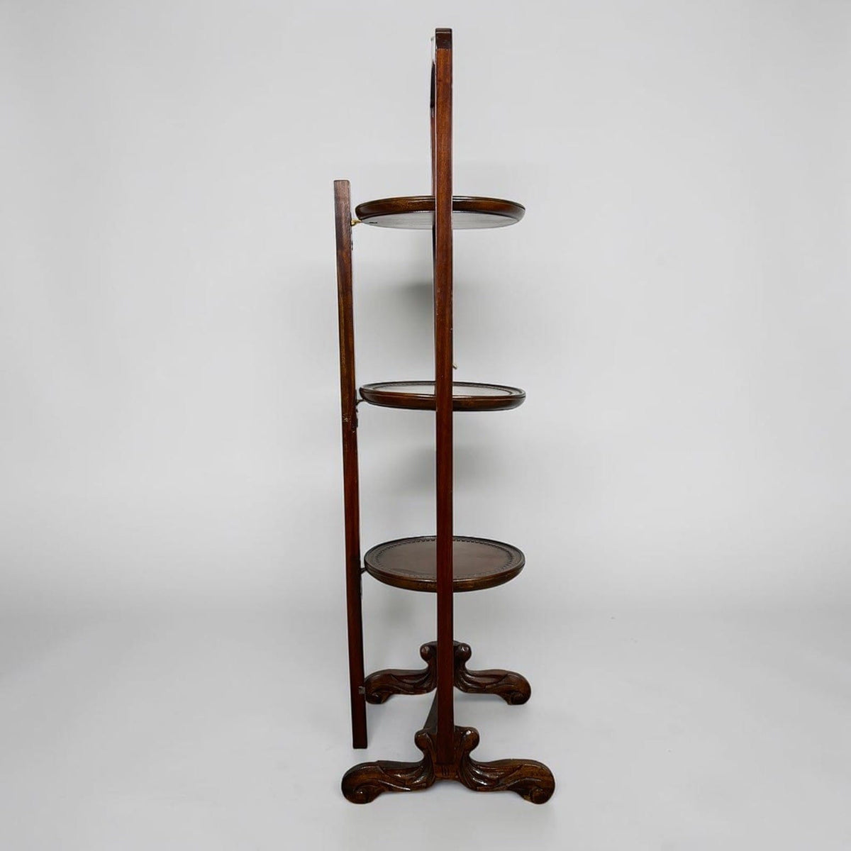 Tavolino antico a più ripiani in legno etagere pieghevole porta dolci cake stand Categoria  Tavoli - tavolinetti