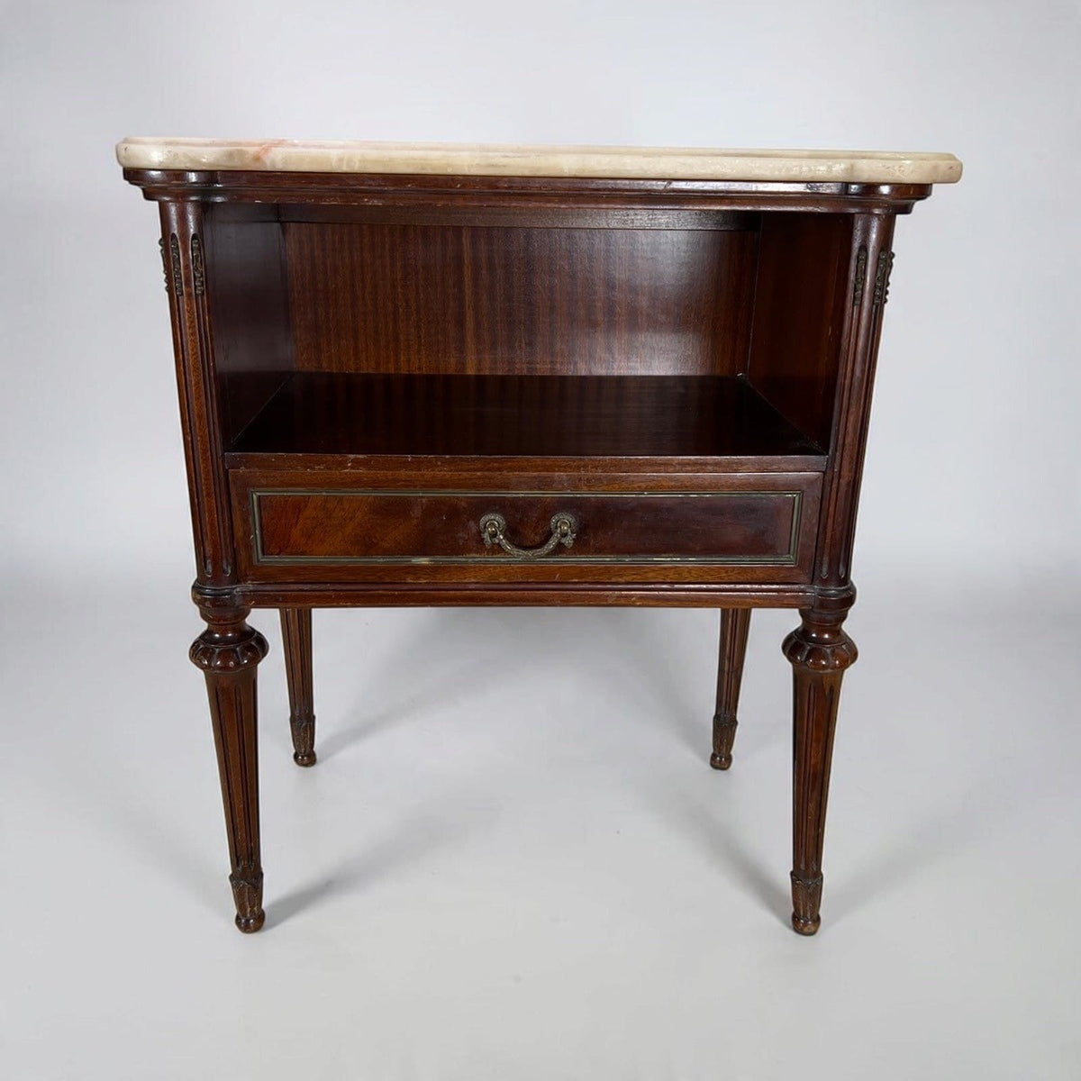 Tavolino Antico Comodino Mobiletto in legno epoca 900 Mobile con cassetto marmo Categoria  Comodini
