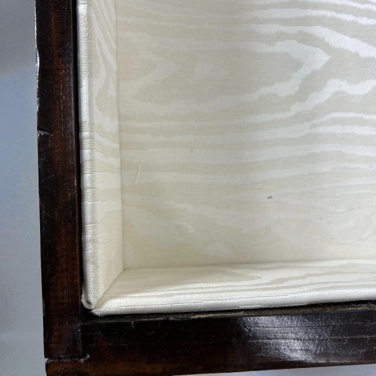 Tavolino bacheca antico tavolo vetrina espositore basso Stile Neoclassico 900 Categoria  Vetrine