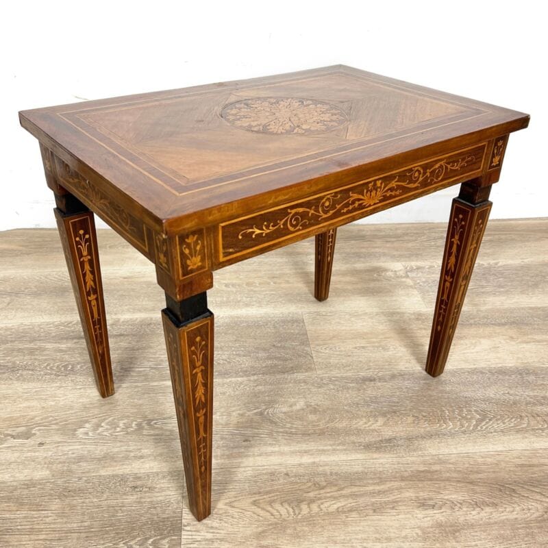 Tavolino da salotto antico in stile LUIGI XVI Epoca 900 Tavolo basso Intarsiato Categoria  Arredamento
