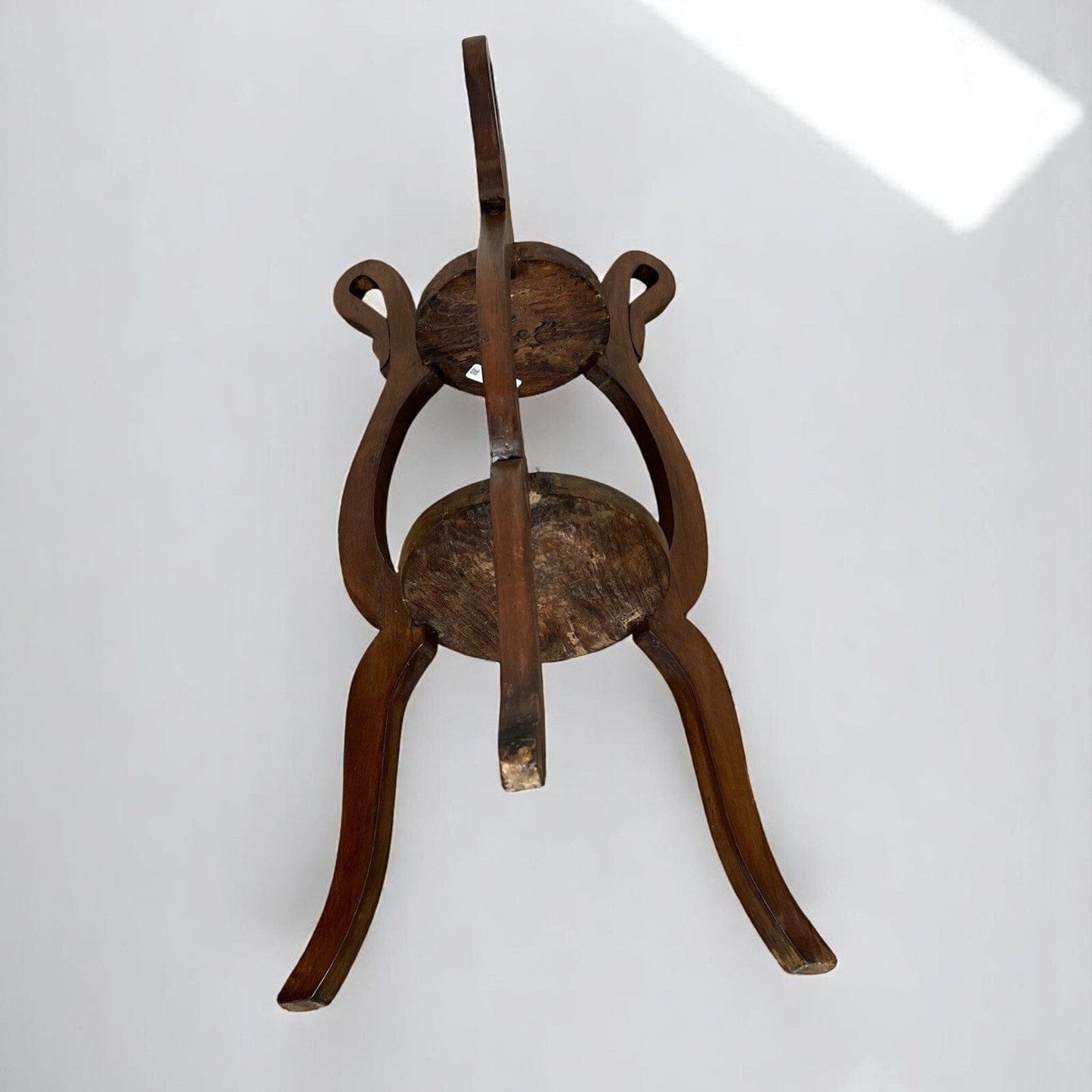 Tavolino portavaso antico a piu ripiani trespolo portapiante impero 800 in legno Categoria  Tavoli - tavolinetti