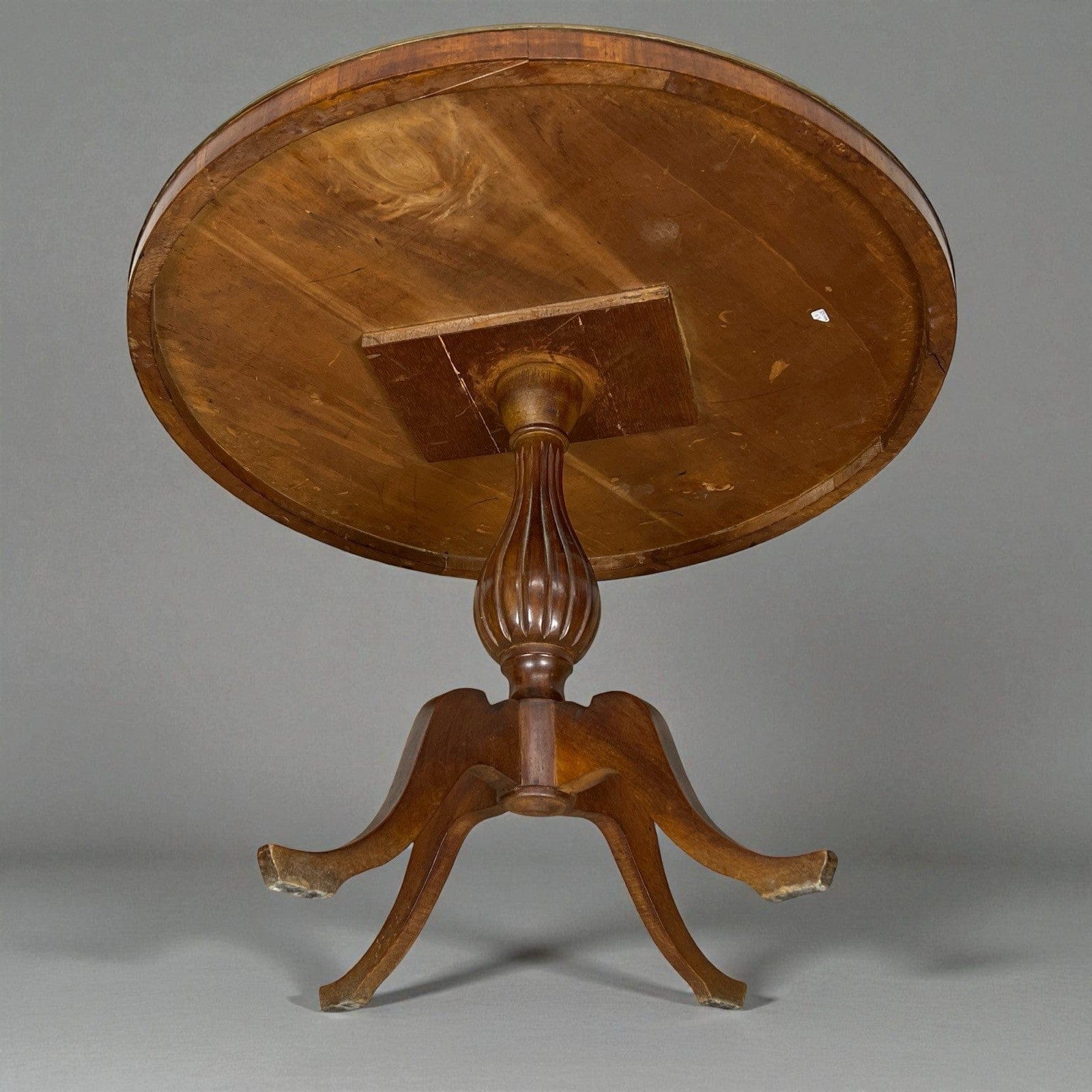 Tavolino rotondo antico tavolo basso da caffè  per salotto stile classico 900 Categoria  Comodini