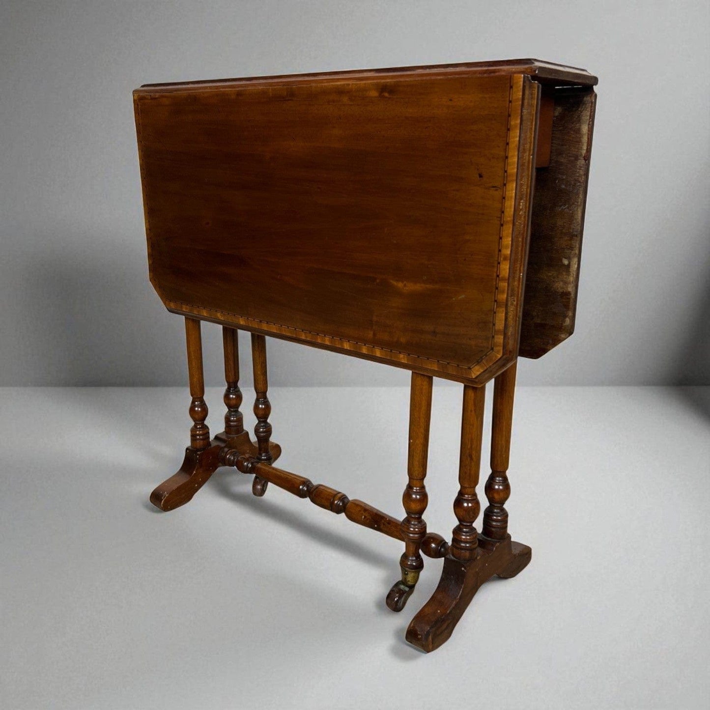 Tavolino tavolo antico a vela da salotto soggiorno per caffe in legno pieghevole Categoria  Tavoli - tavolinetti