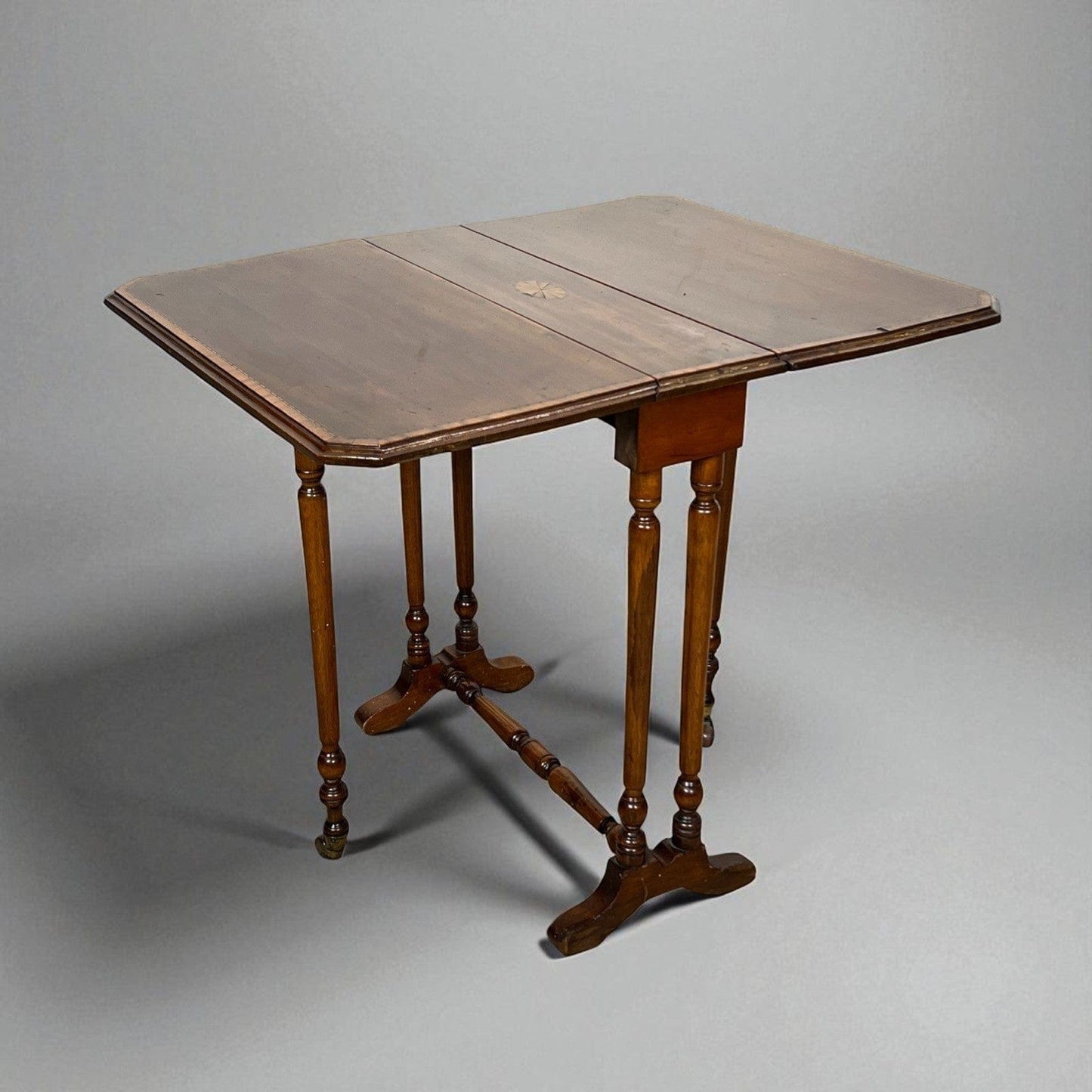 Tavolino tavolo antico a vela da salotto soggiorno per caffe in legno pieghevole Categoria  Tavoli - tavolinetti