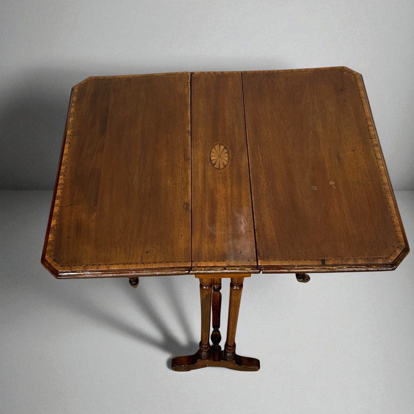 Tavolino tavolo antico a vela da salotto soggiorno per caffe in legno pieghevole Categoria  Tavoli - tavolinetti