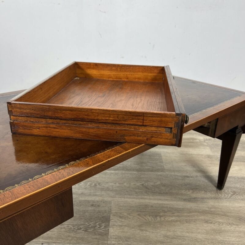 Tavolino tavolo antico da salotto basso in legno piano pelle con alette vintage Categoria  Tavoli - tavolinetti