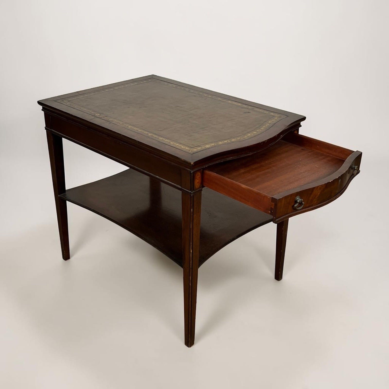 Tavolino tavolo antico da salotto basso in legno piano pelle per ufficio Regency Categoria  Tavoli - tavolinetti