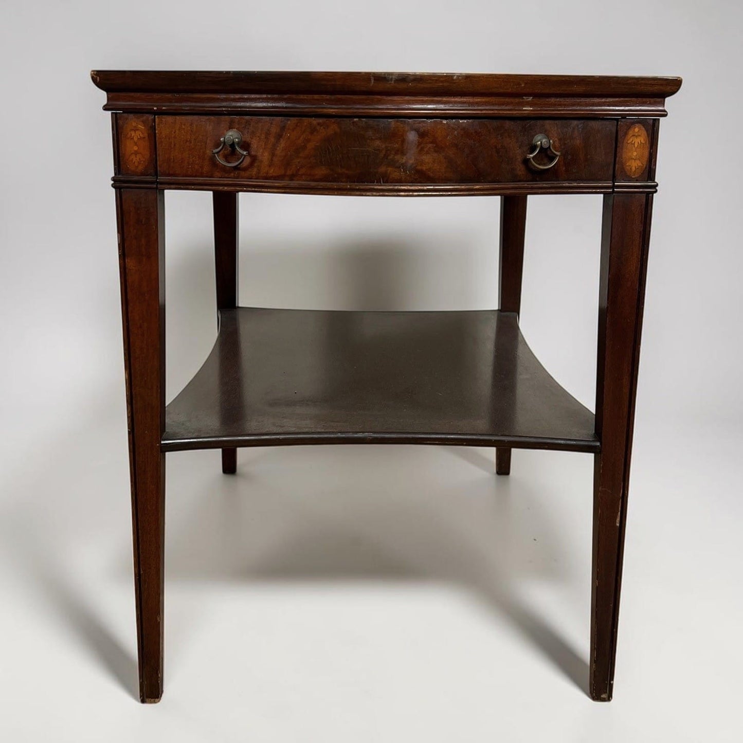 Tavolino tavolo antico da salotto basso in legno piano pelle per ufficio Regency Categoria  Tavoli - tavolinetti