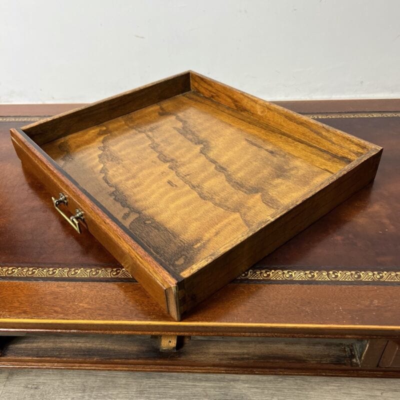 Tavolino tavolo antico da salotto basso in legno piano pelle per ufficio vintage Categoria  Tavoli - tavolinetti
