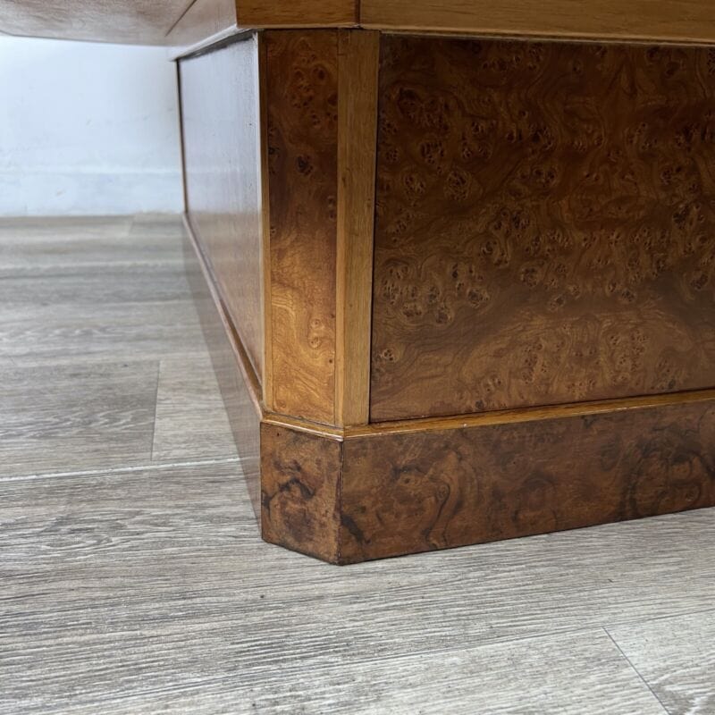 Tavolino tavolo antico da salotto basso In stile Art Deco per caffè legno chiaro Categoria  Comodini