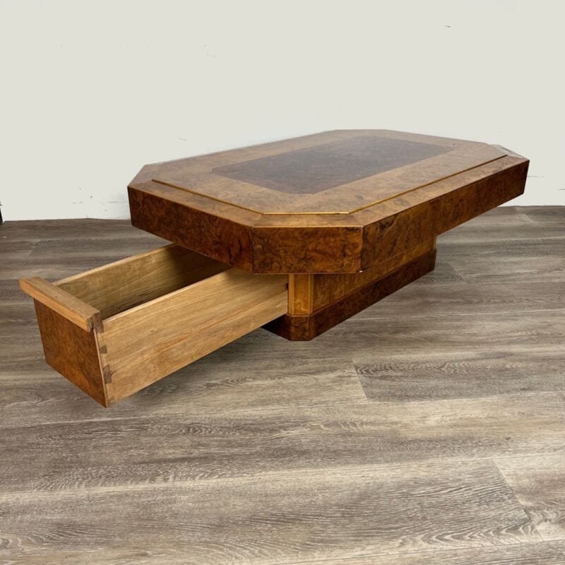 Tavolino tavolo antico da salotto basso In stile Art Deco per caffè legno chiaro Categoria  Comodini