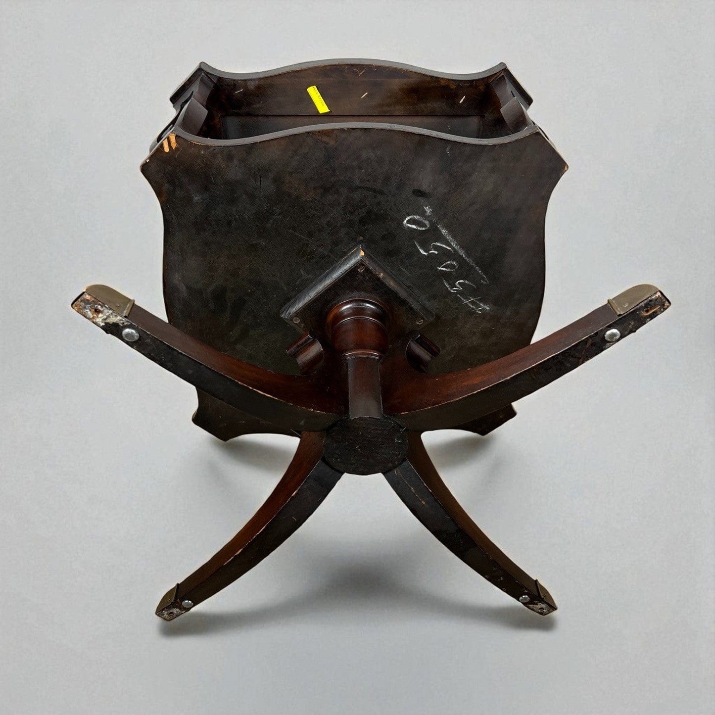 Tavolino tavolo basso antico da salotto con piano in pelle stile Regency vintage Categoria  Tavoli - tavolinetti