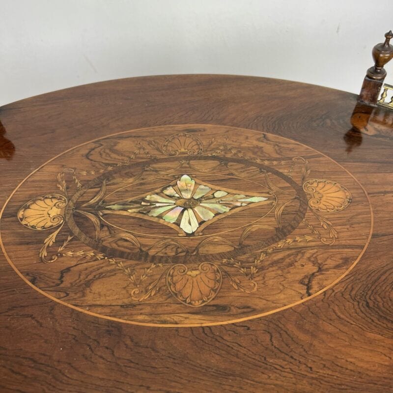 Tavolino tavolo Ovale antico da salotto soggiorno in legno intarsiato epoca 800 Categoria  Tavoli - tavolinetti