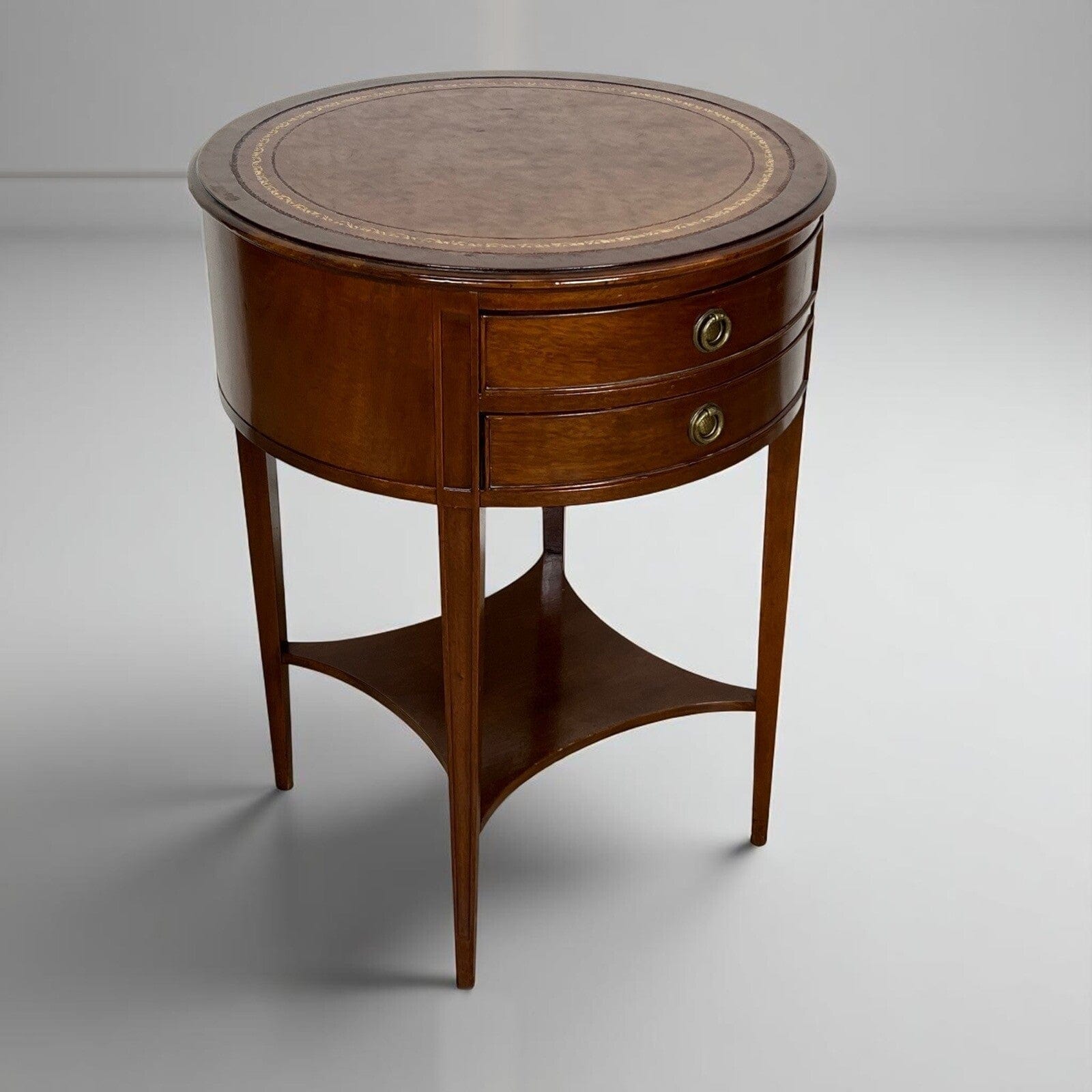 Tavolino Tavolo Rotondo stile Antico Comodino in legno piano pelle vintage Categoria  Tavoli - tavolinetti