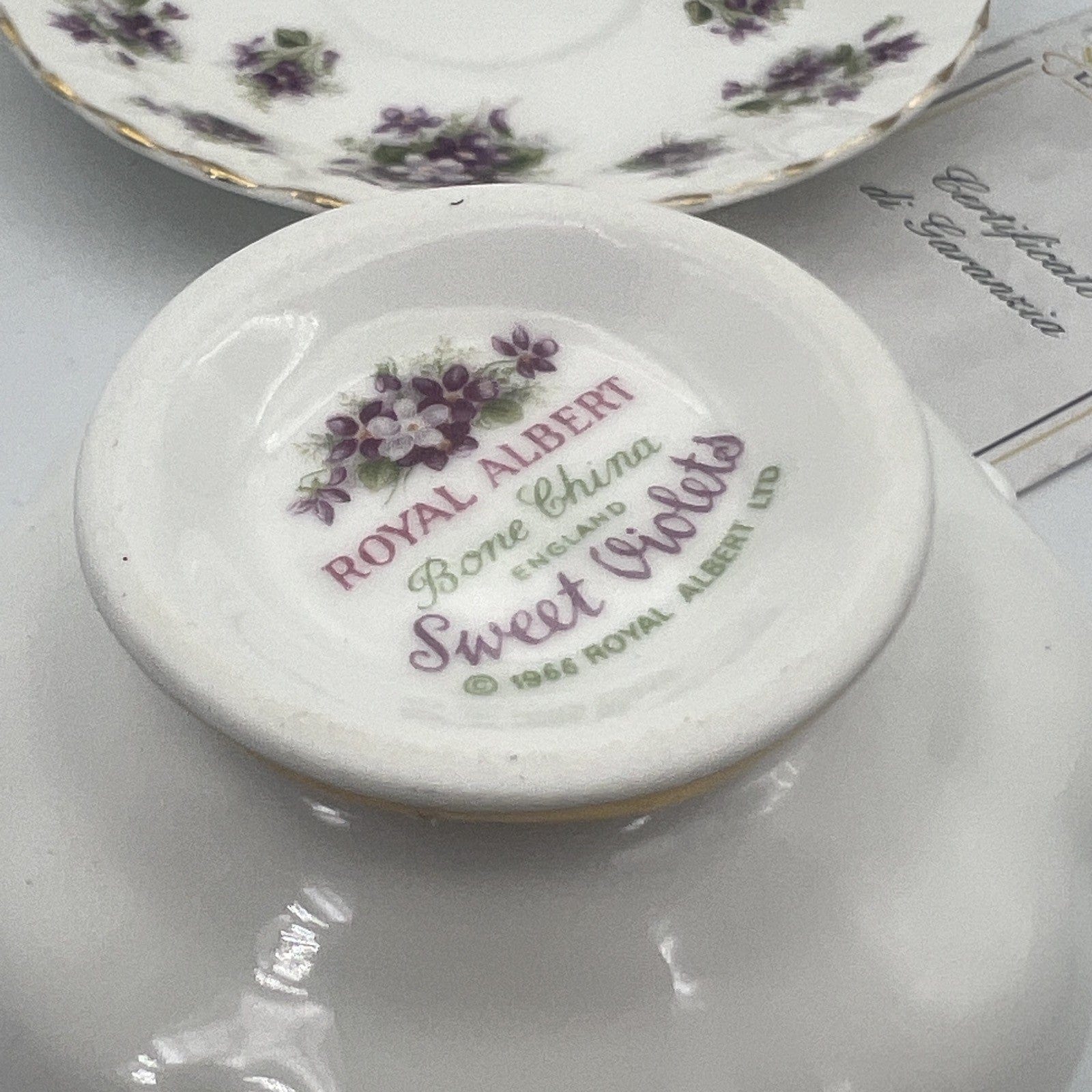 Tazza da caffè in porcellana Royal Albert tazzina inglese Violette Sweet Violets Categoria  Servizio tazze - Tazze