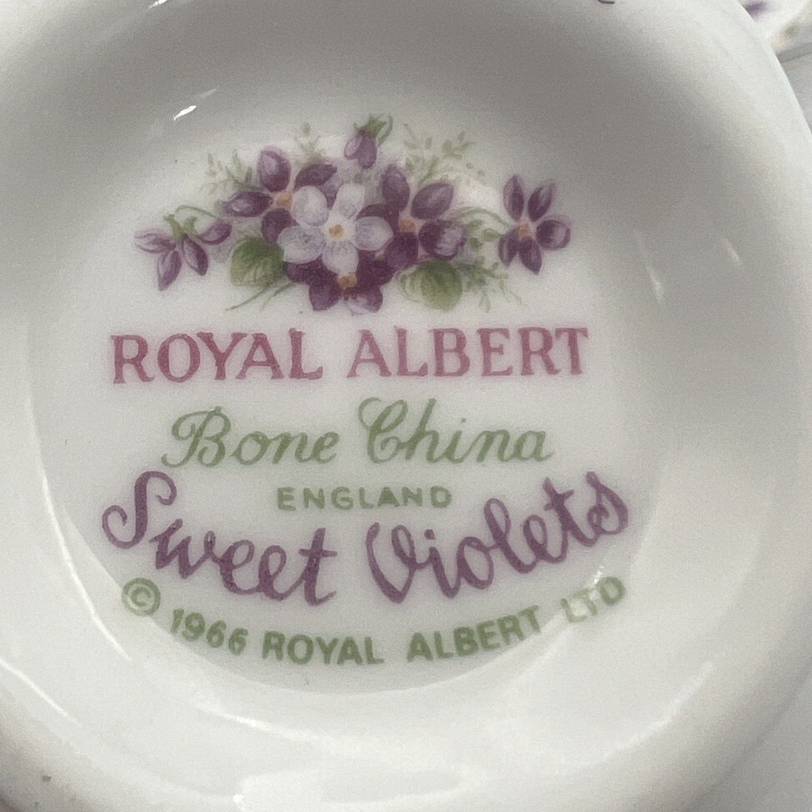 Tazza da caffè in porcellana Royal Albert tazzina inglese Violette Sweet Violets Categoria  Servizio tazze - Tazze