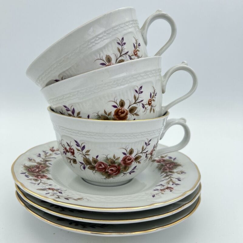 Tazza da tè the antica con piattino in porcellana Royal CP vintage motivo fiori Categoria  Ceramiche e Porcellane