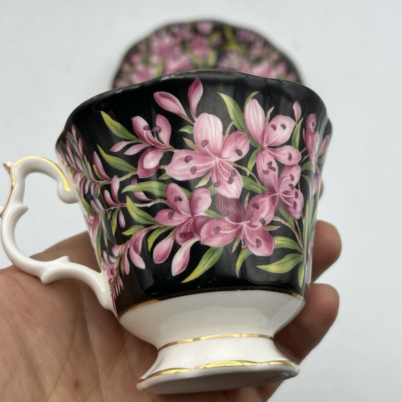 Tazza da tè The in porcellana nera Royal Albert Provincial Flowers Fireweed 900 Categoria  Servizio tazze - Tazze