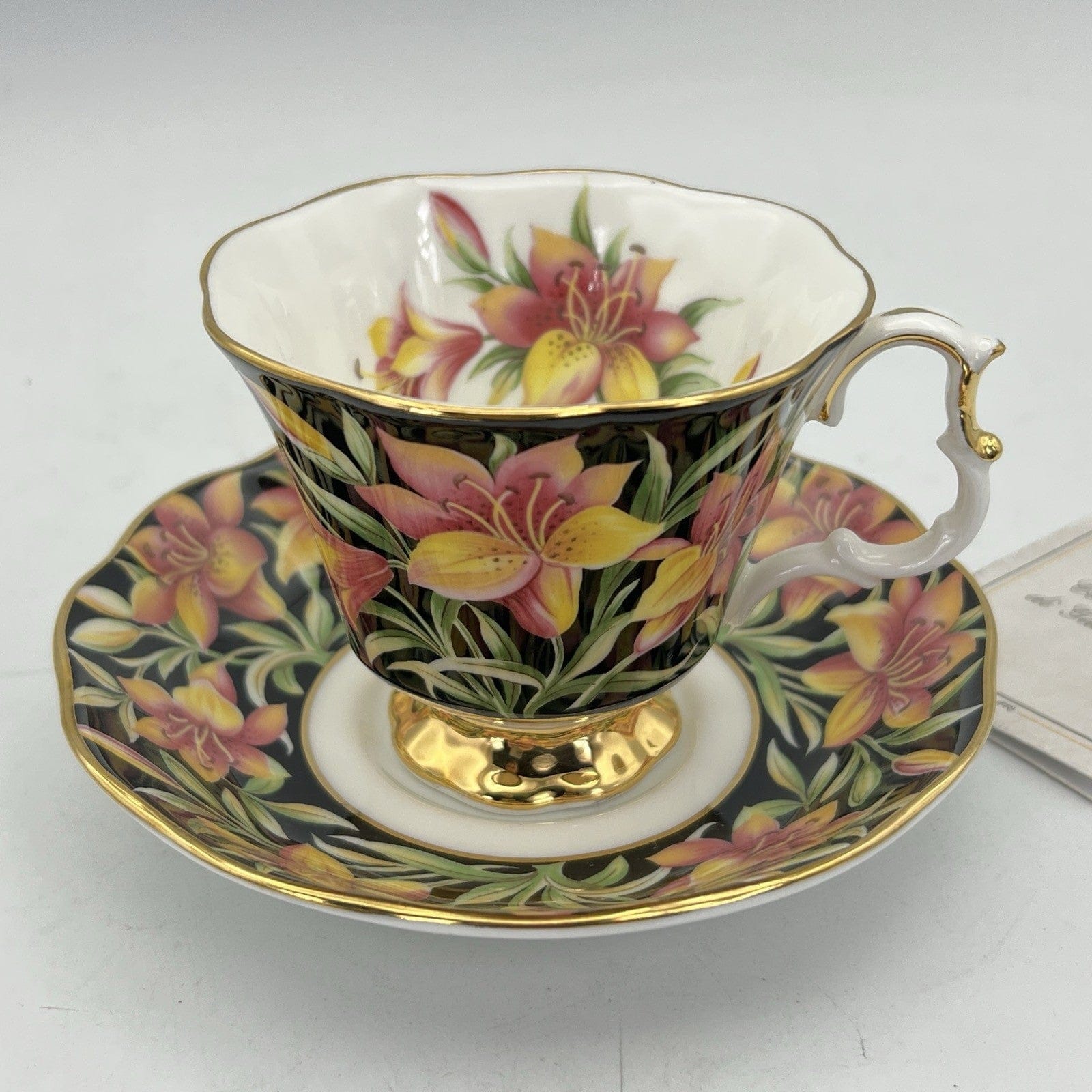 Tazza da tè The in porcellana Nera Royal Albert Provincial Flowers Prairie Lily Categoria  Servizio tazze - Tazze