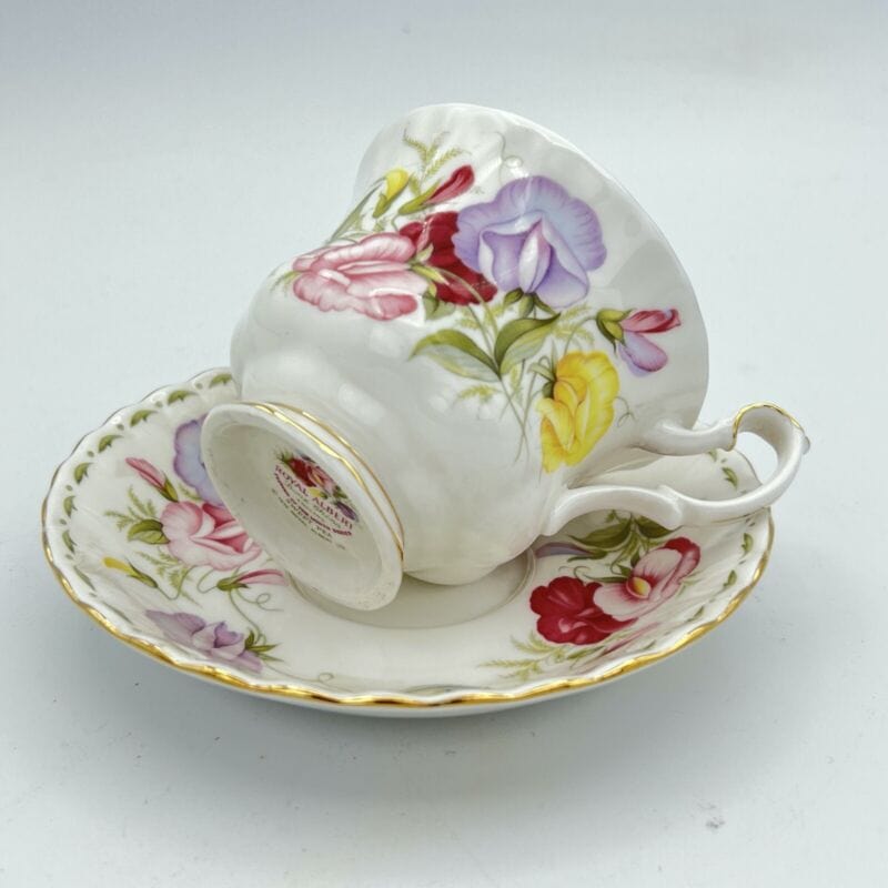 Tazza da tè The in porcellana Royal Albert con mese tazzina inglese APRILE 900 Categoria  Ceramiche e Porcellane