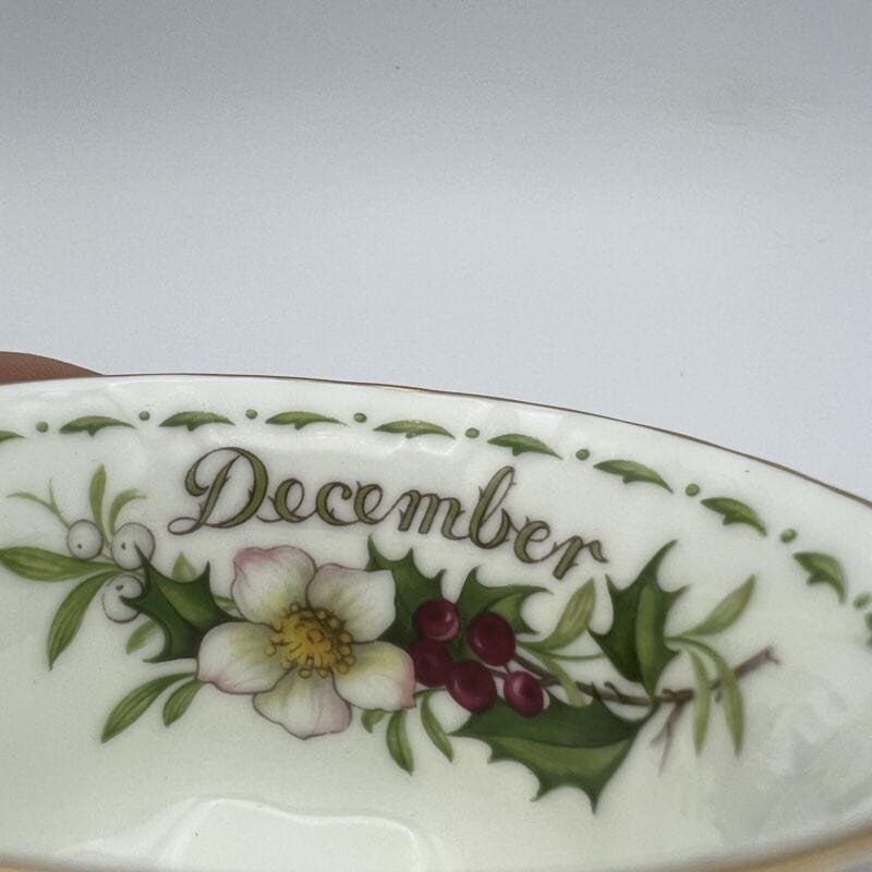 Tazza da tè The in porcellana Royal Albert con mese tazzina inglese DICEMBRE 900 Categoria  Ceramiche e Porcellane