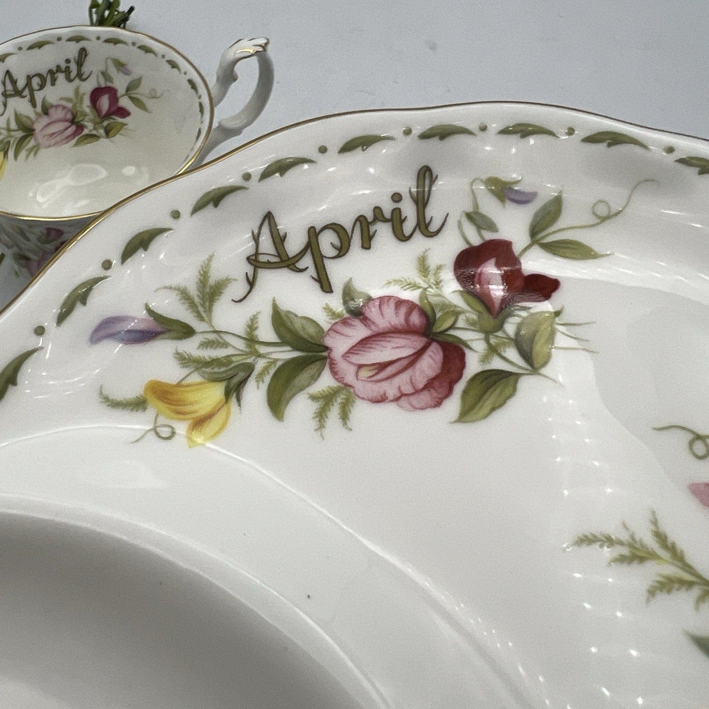 Tazza da tè The tennis in porcellana Royal Albert con mese inglese APRILE 1970 Categoria  Servizio tazze - Tazze