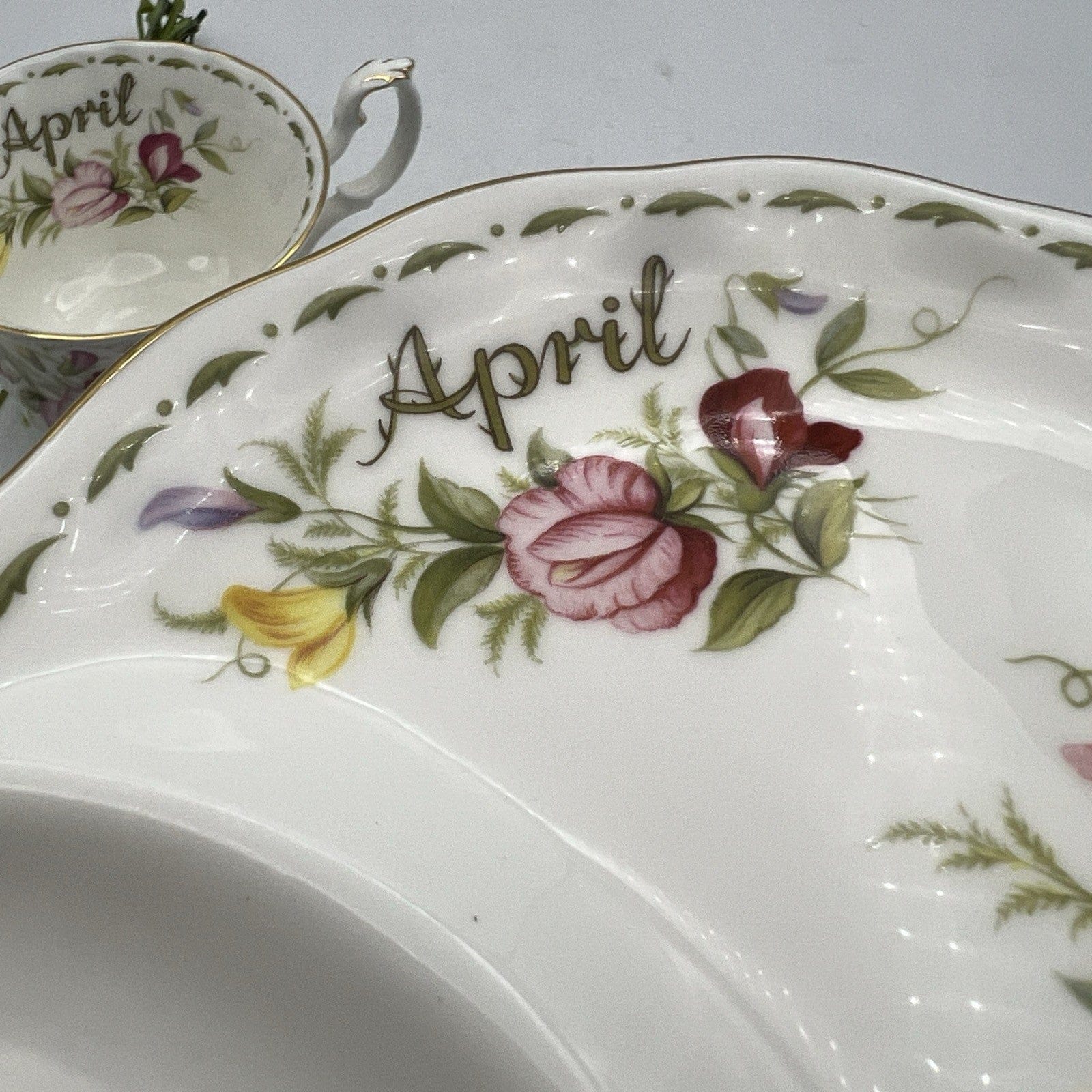 Tazza da tè The tennis in porcellana Royal Albert con mese inglese APRILE 1970 Categoria  Servizio tazze - Tazze