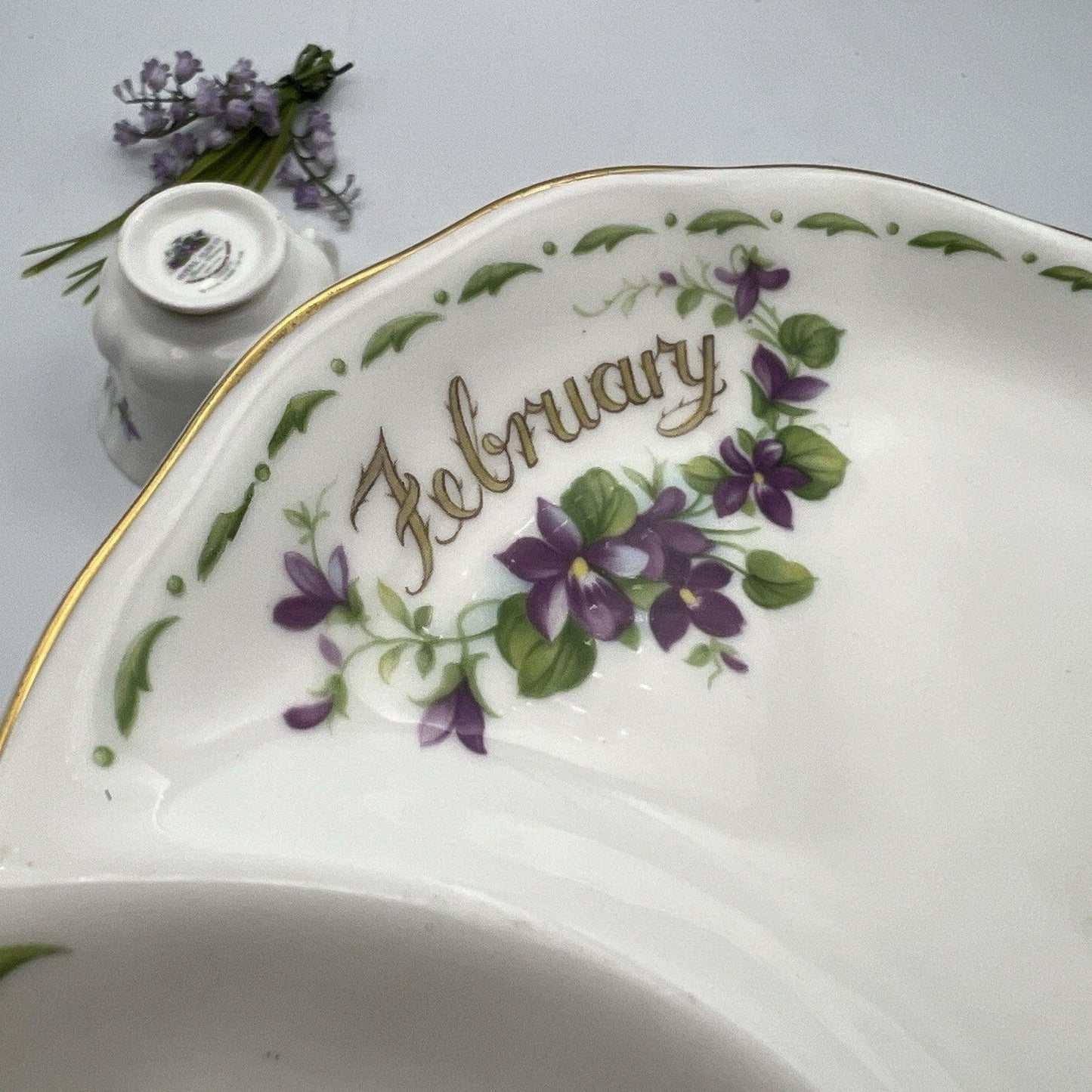 Tazza da tè The tennis in porcellana Royal Albert con mese inglese FEBBRAIO 1970 Categoria  Servizio tazze - Tazze