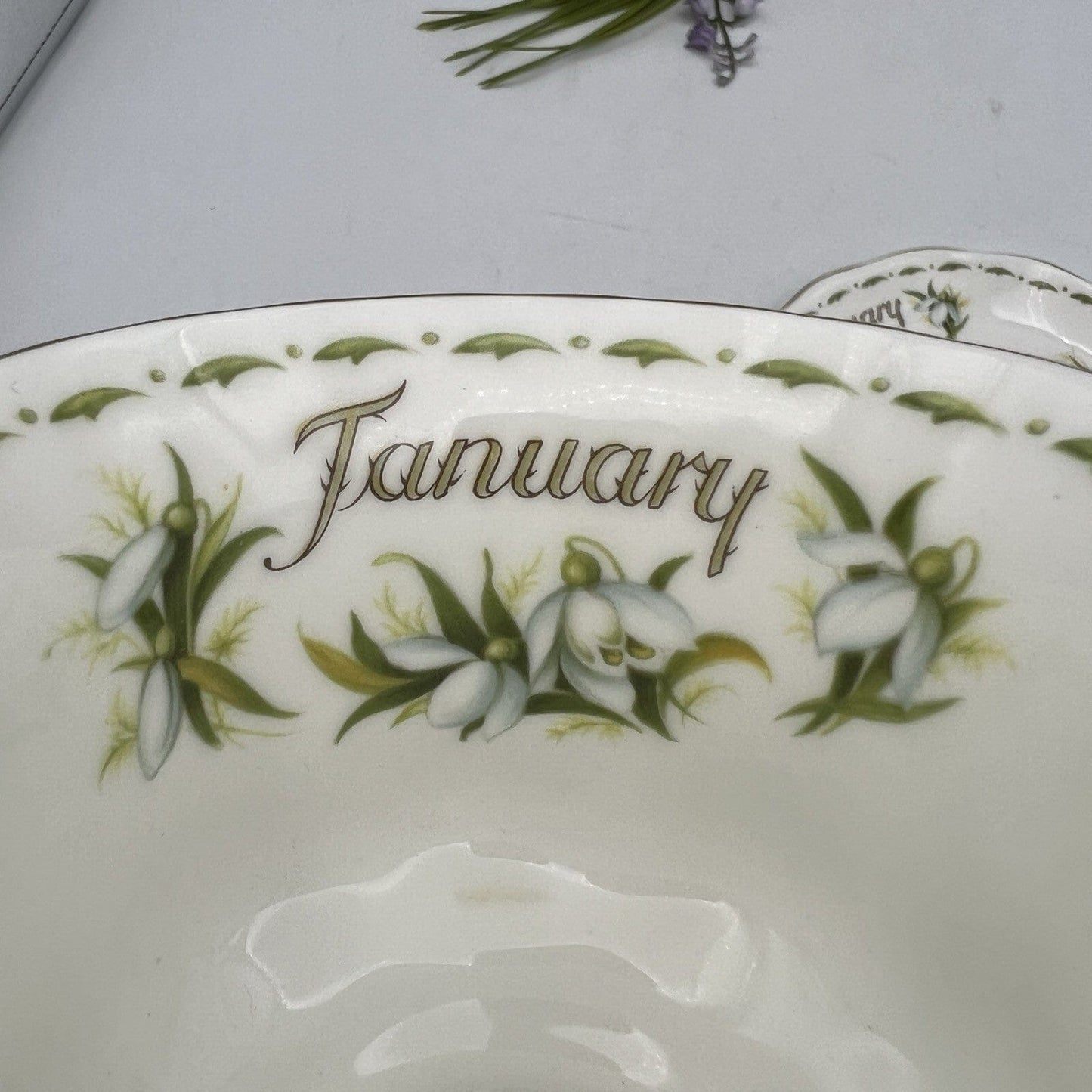 Tazza da tè The tennis in porcellana Royal Albert con mese inglese GENNAIO 1970 Categoria  Servizio tazze - Tazze