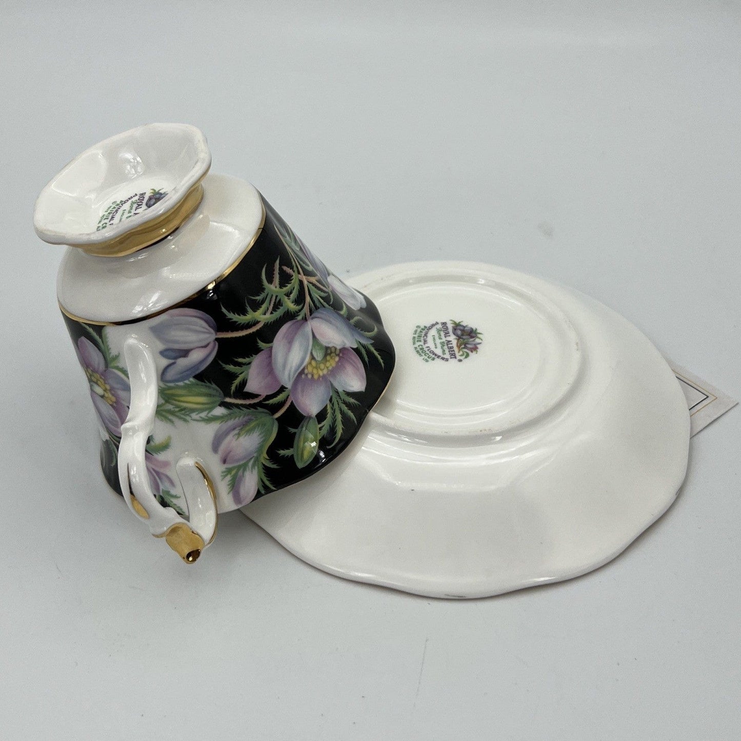 Tazza da The in porcellana Royal Albert Provincial Flowers Fiori Prairie Crocus Categoria  Servizio tazze - Tazze