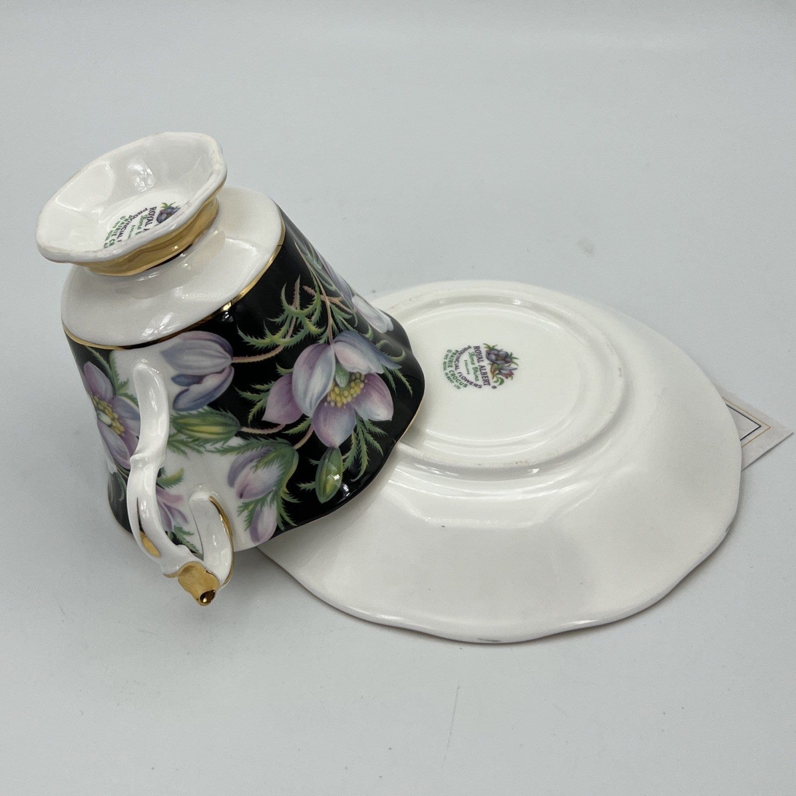 Tazza da The in porcellana Royal Albert Provincial Flowers Fiori Prairie Crocus Categoria  Servizio tazze - Tazze