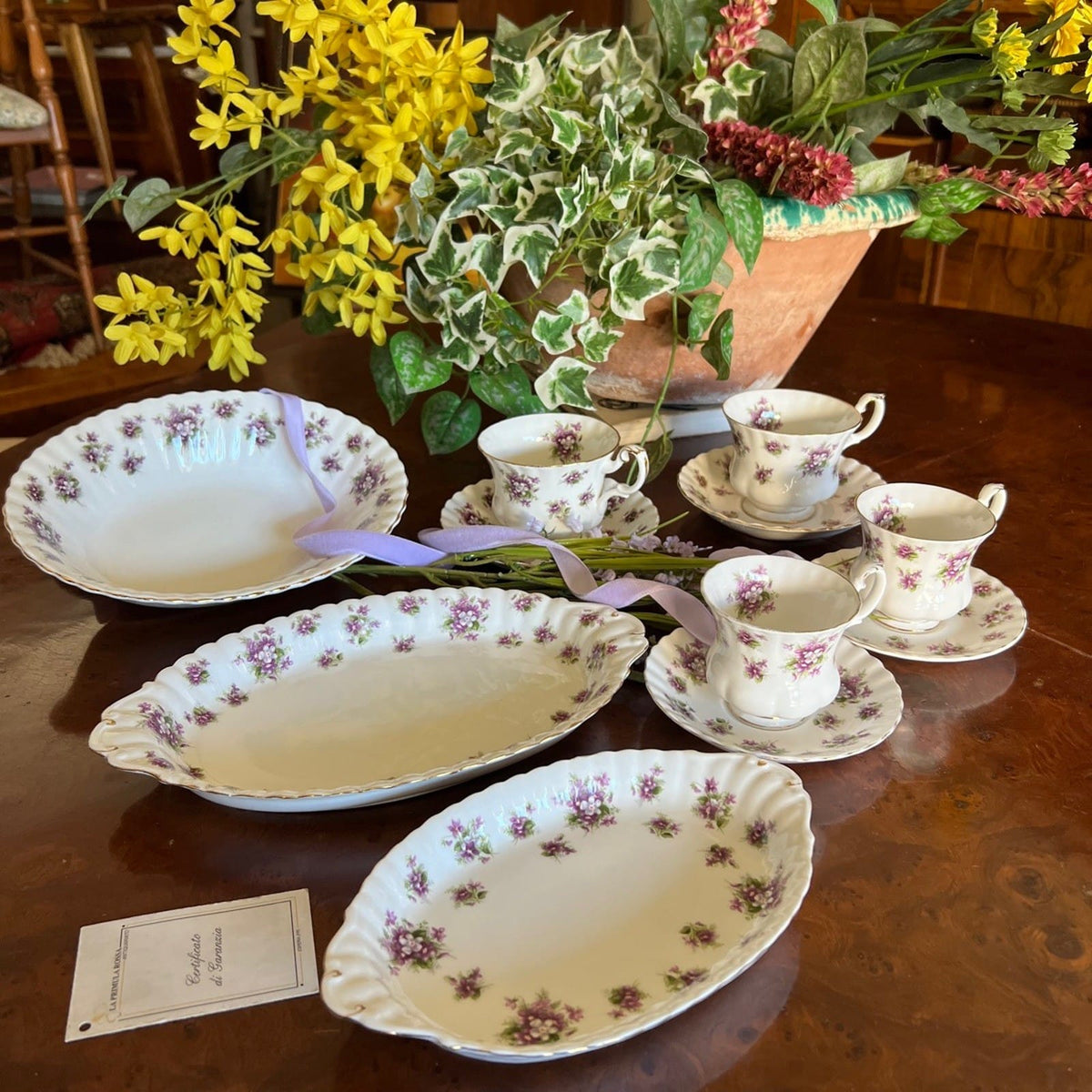 Tazza da the in porcellana Royal Albert tazzina inglese Violette Sweet Violets Categoria  Servizio tazze - Tazze
