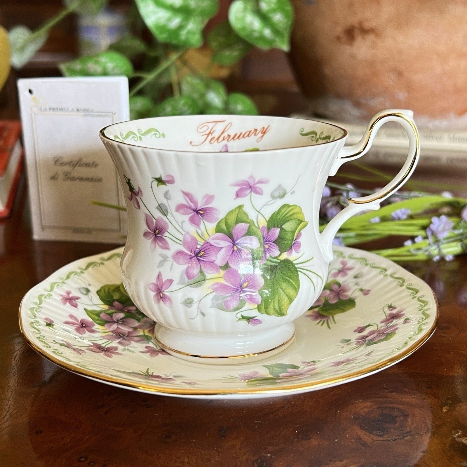 Tazza da the per tè in porcellana Queen's con mese tazzina inglese Febbraio 900 Categoria  Servizio tazze - Tazze