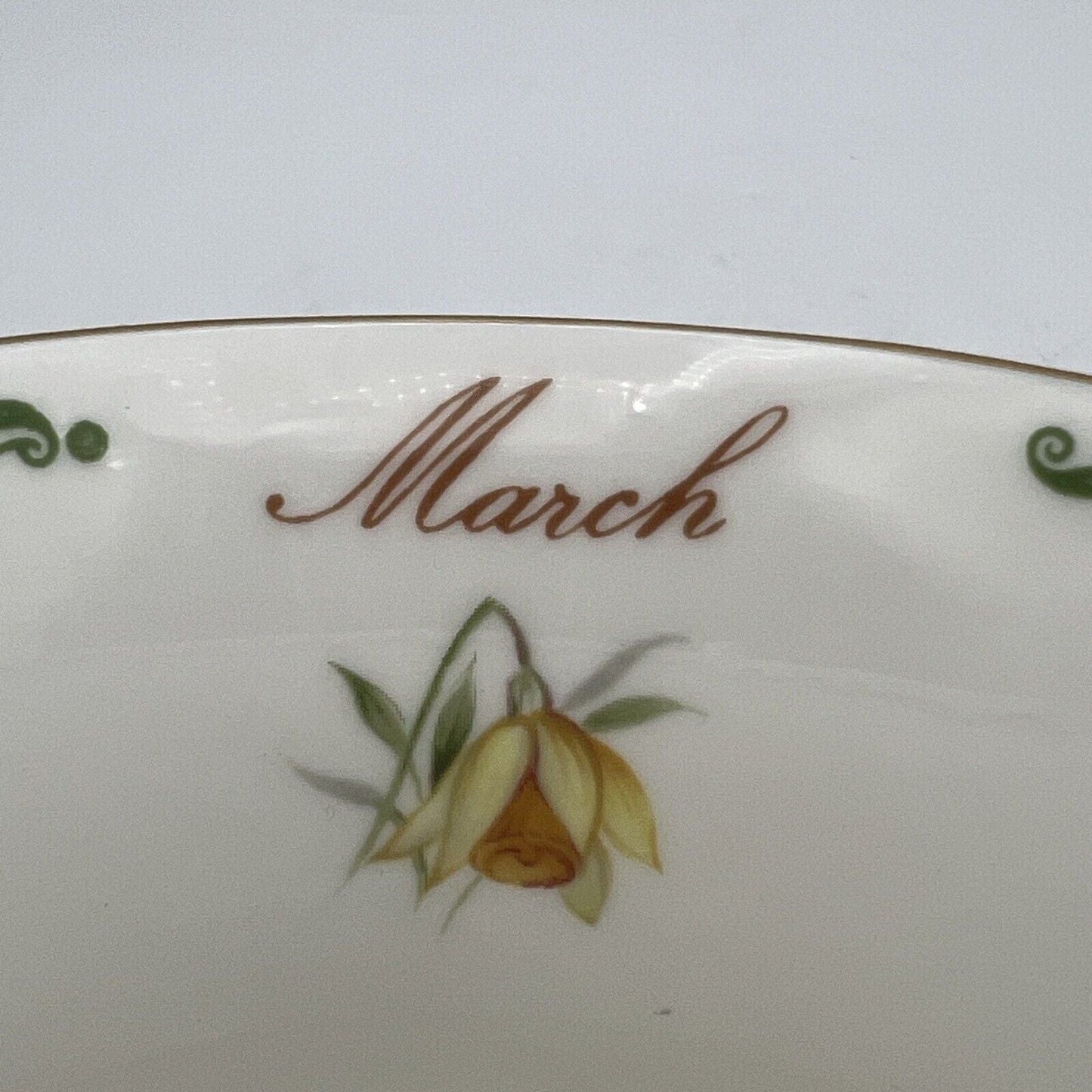 Tazza da the per tè in porcellana Queen's con mese tazzina inglese MARZO 900 Categoria  Servizio tazze - Tazze