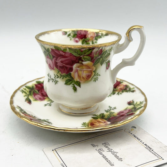 Tazza tazzina da per caffè  in porcellana Royal Albert Old Country Roses 1962 Categoria  Servizio tazze - Tazze