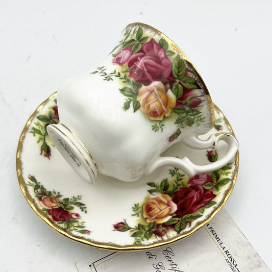 Tazza tazzina da per caffè  in porcellana Royal Albert Old Country Roses 1962 Categoria  Servizio tazze - Tazze