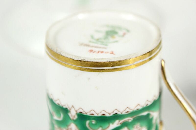 Tazzina da caffe inglese stile antico in porcellana vintage verde e oro piattino Categoria  Ceramiche e Porcellane