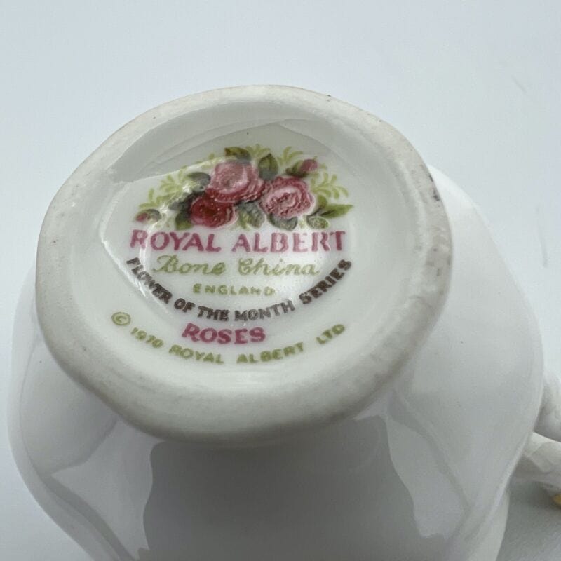 Tazzina da tè The in porcellana Royal Albert con mese di Giugno Mignon Miniatura Categoria  Servizio tazze - Tazze