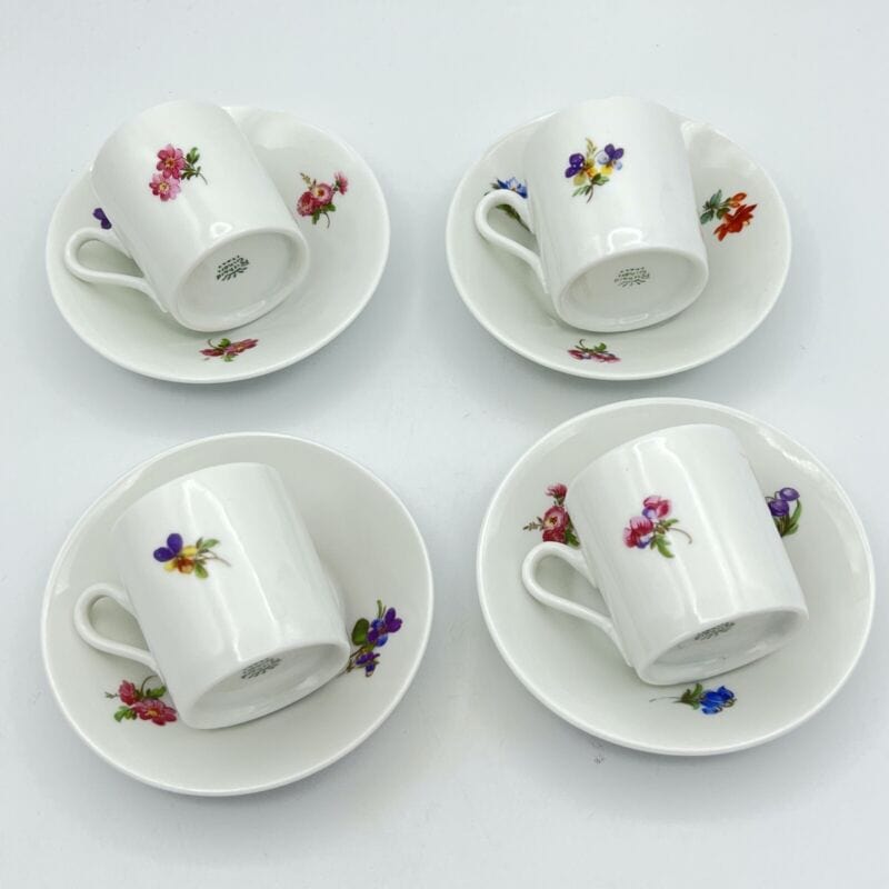 Tazzine da caffe Richard Ginori Servizio antico in porcellana tazze a fiori Categoria  Ceramiche e Porcellane