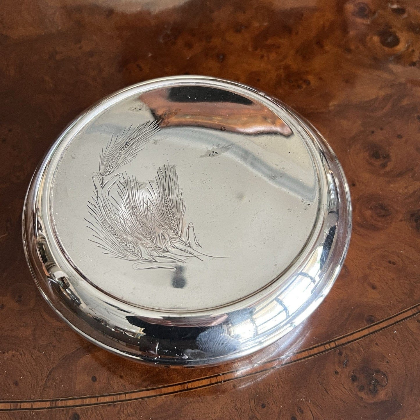 Teca Scatola contenitore eucaristico porta ostie in argento Silver plated patena Categoria  Sheffield & Argento