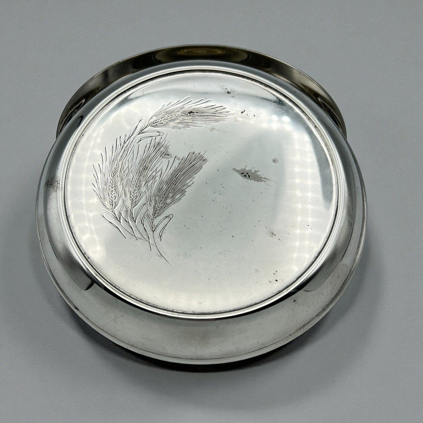 Teca Scatola contenitore eucaristico porta ostie in argento Silver plated patena Categoria  Sheffield & Argento