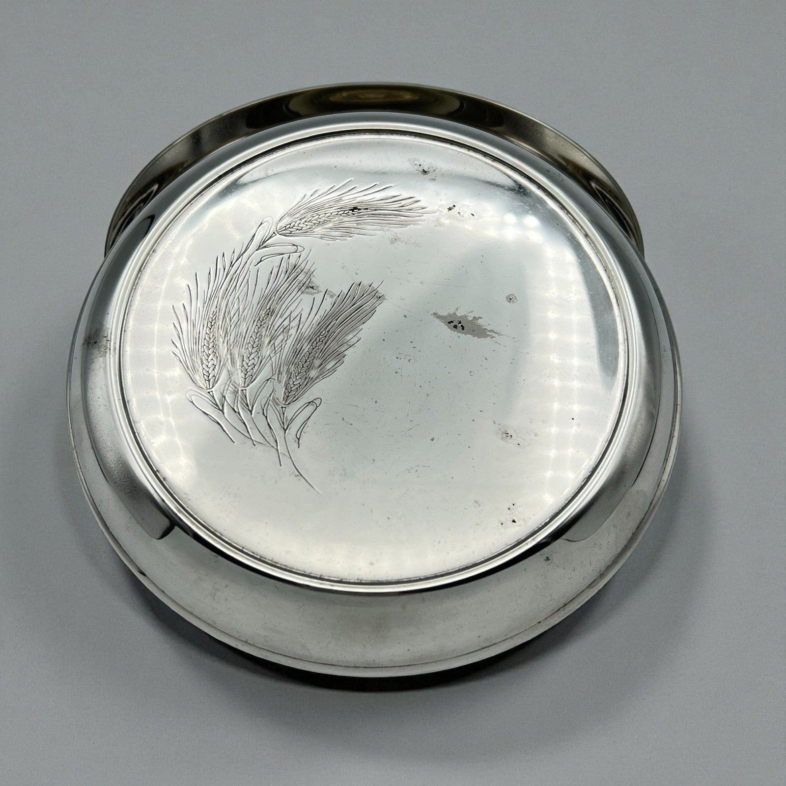 Teca Scatola contenitore eucaristico porta ostie in argento Silver plated patena Categoria  Sheffield & Argento