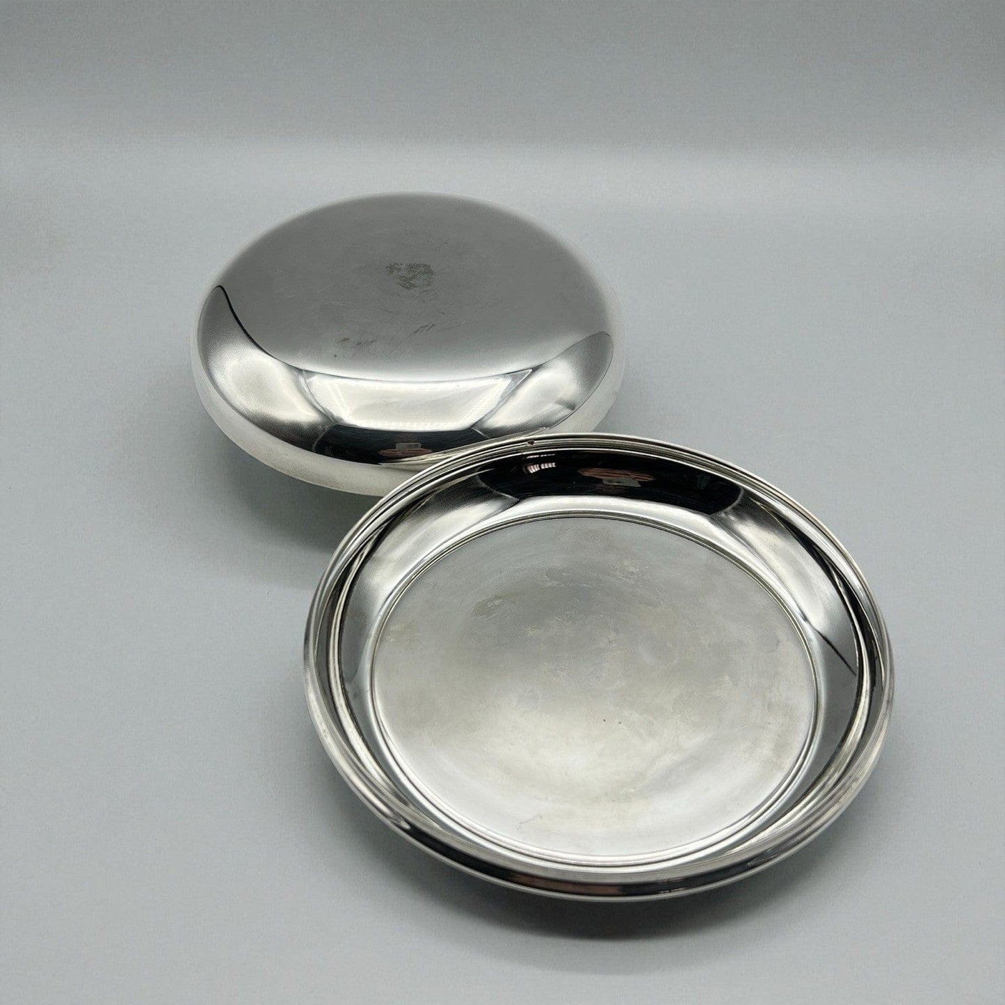 Teca Scatola contenitore eucaristico porta ostie in argento Silver plated patena Categoria  Sheffield & Argento