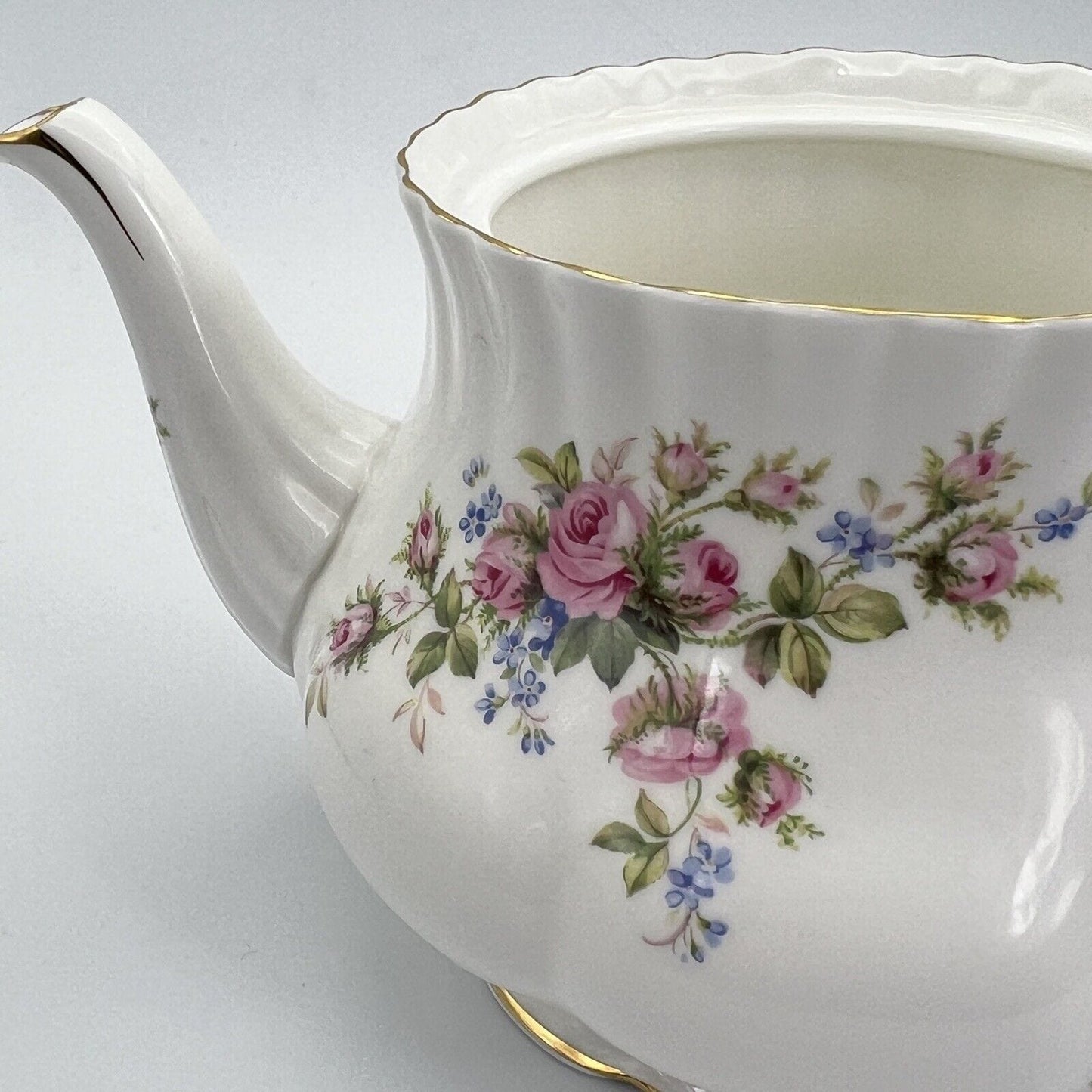 Teiera inglese in porcellana Vintage Royal Albert da tè The Moss Rose 1956 Categoria  Servizio tazze - Tazze