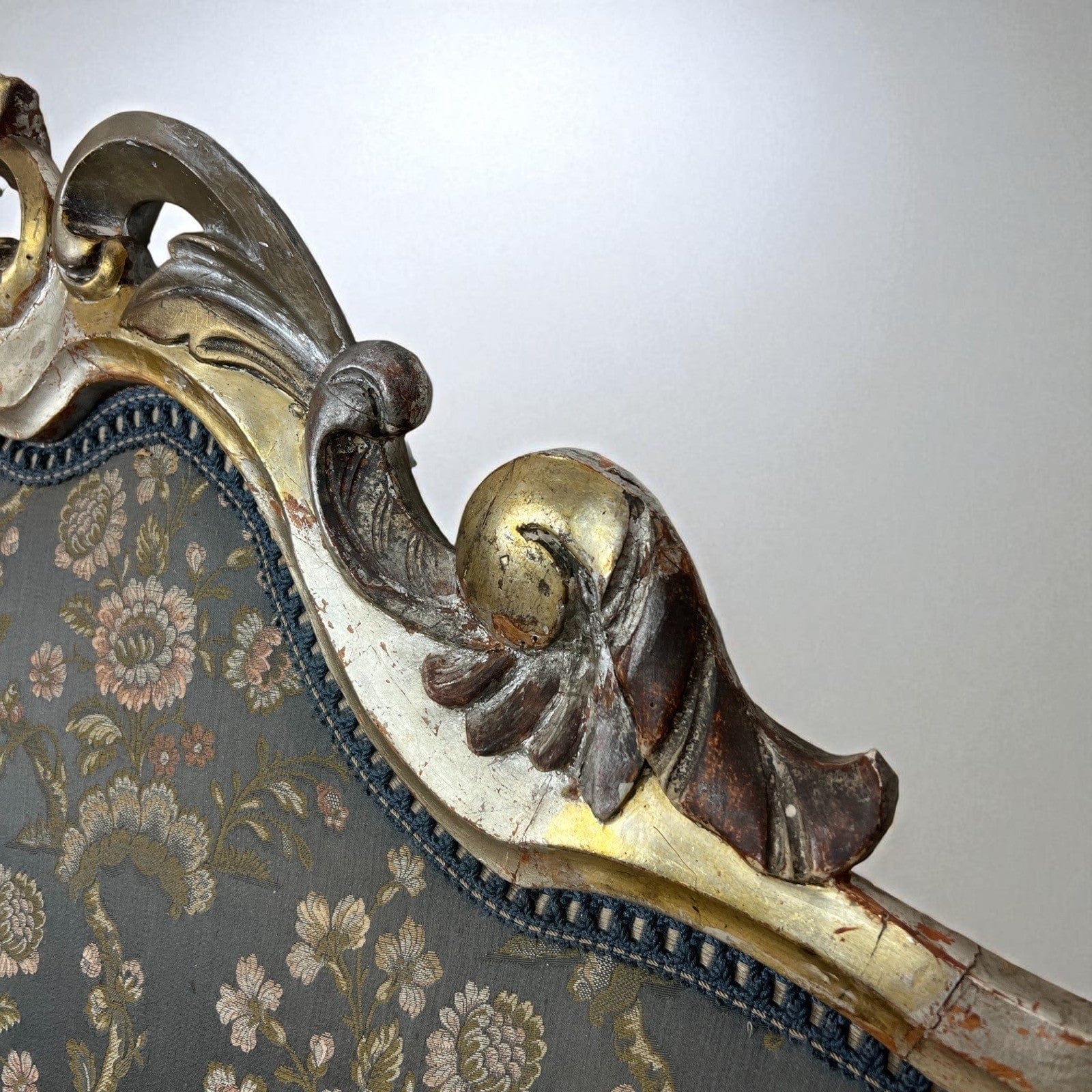 Testata testiera da per Letto in stile antico barocco in legno tessuto imbottita Categoria  Letti & Testate