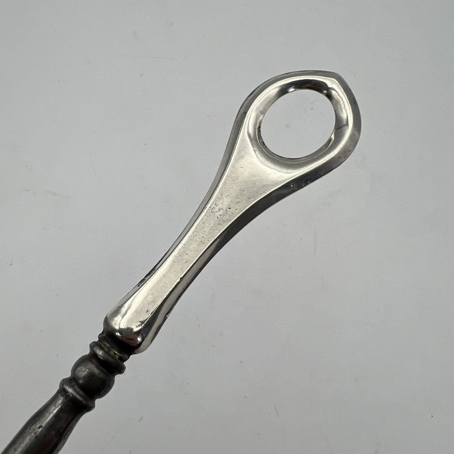 Tiralacci Antico in argento 925 inglese da toilette sterling d'epoca anno 1910 Categoria  Sheffield & Argento