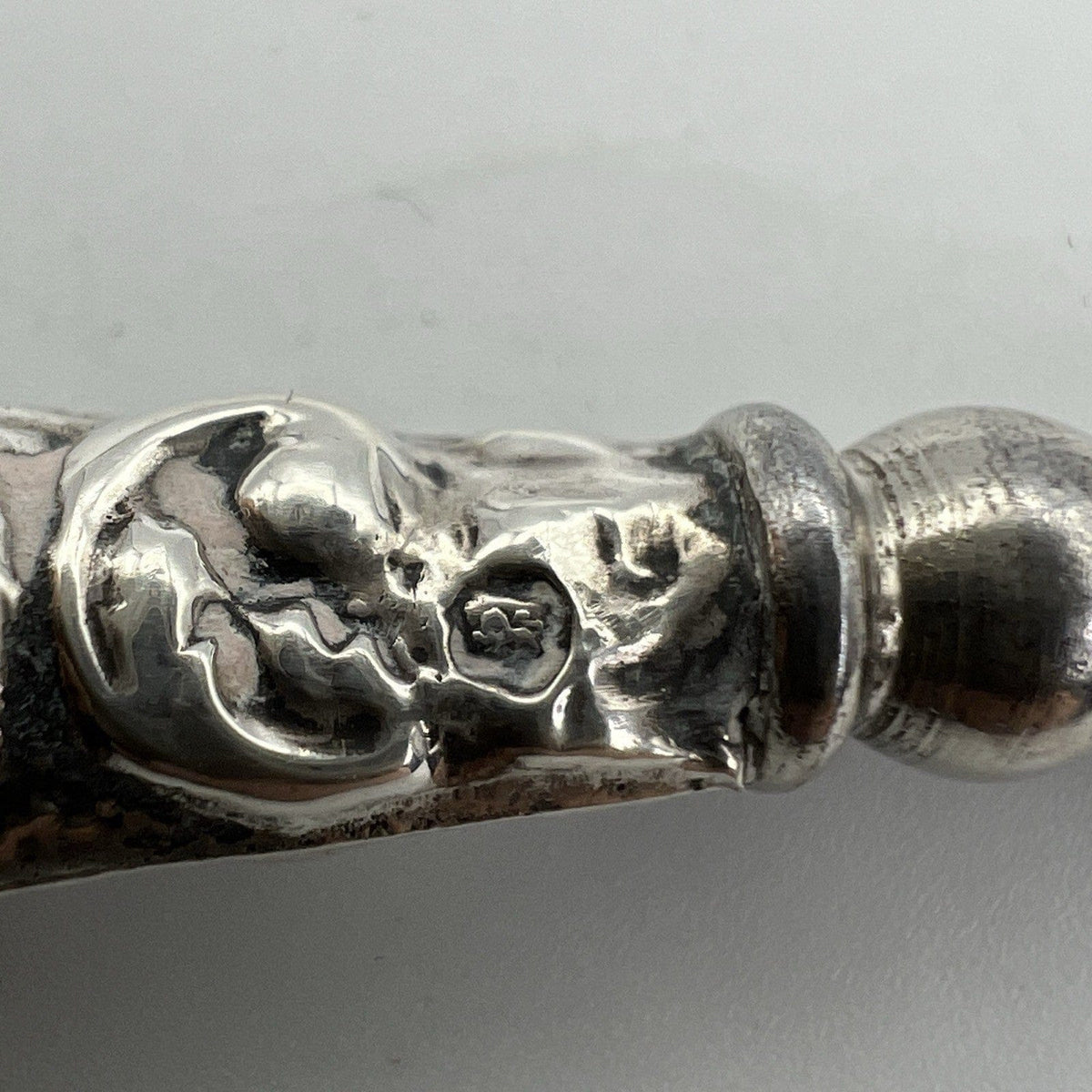 Tiralacci Antico in argento 925 inglese da toilette sterling d'epoca anno 1913 Categoria  Sheffield & Argento